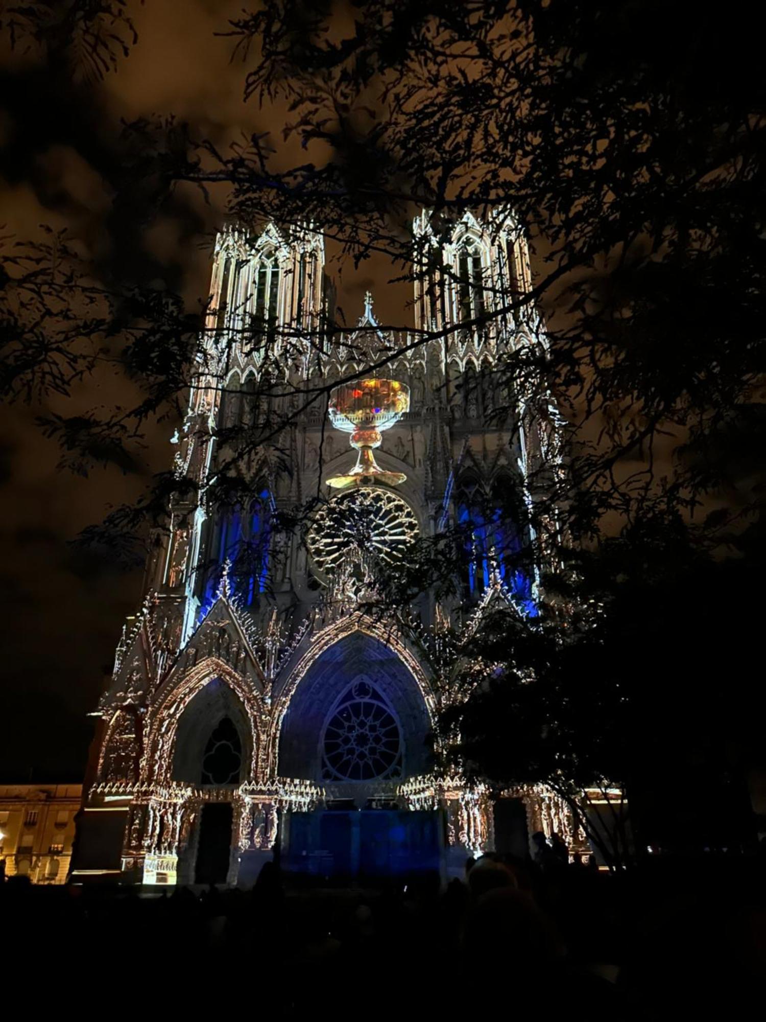 L'Emperador Apartment Reims Bagian luar foto