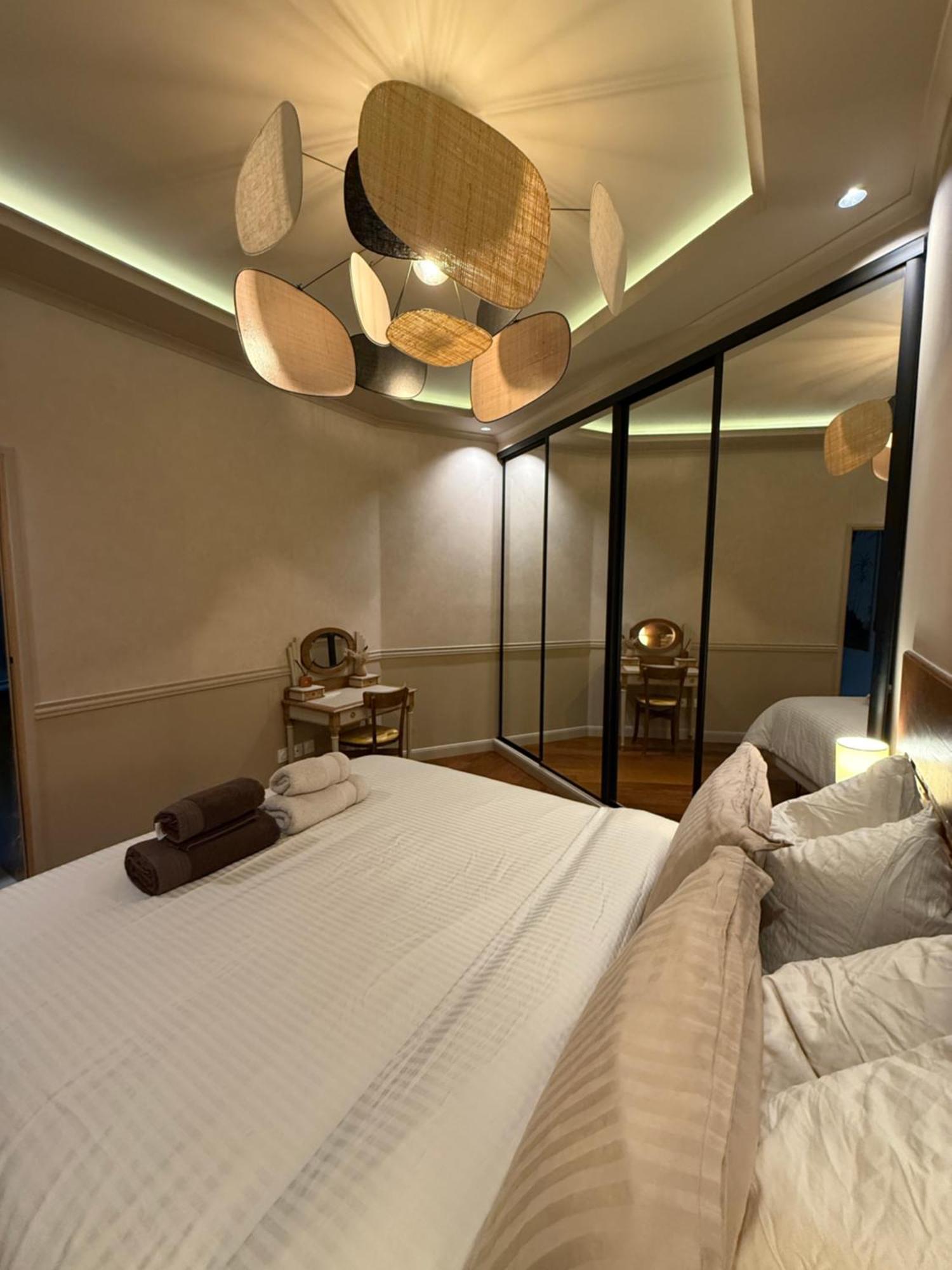 L'Emperador Apartment Reims Bagian luar foto
